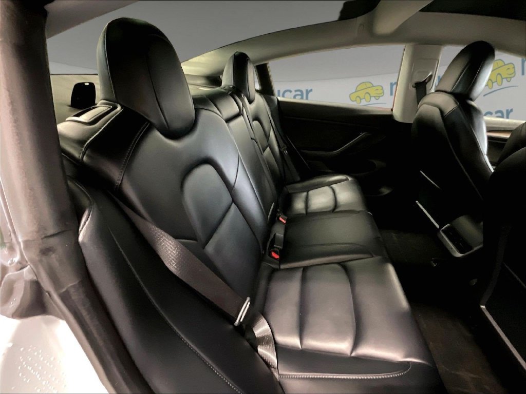 Used 2022 White Tesla Long Range image 16