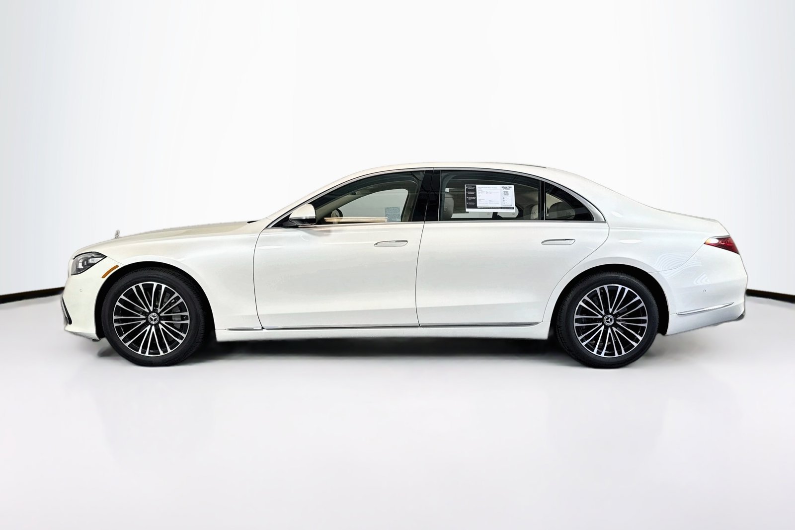 Used 2023 Manufaktur Diamond White Mercedes-Benz S 500 image 8