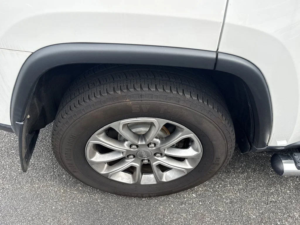 Used 2015 White Jeep Limited image 12
