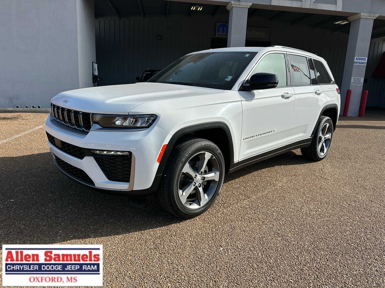 Used 2026 Bright White Clearcoat Jeep Limited image 7
