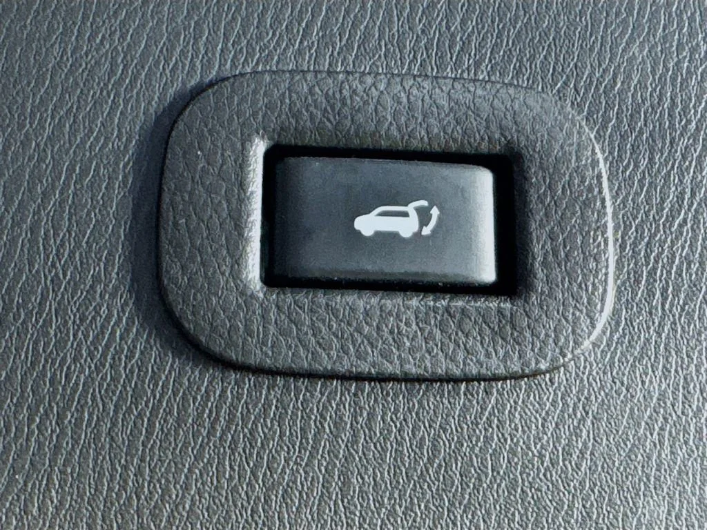 Certified Used 2021 Blue INFINITI Premium Select image 34