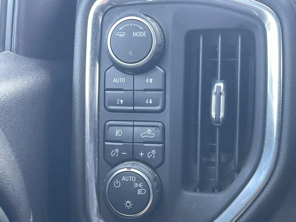 Used 2021 NORTHSKY BLUE METALLIC Chevrolet RST image 27