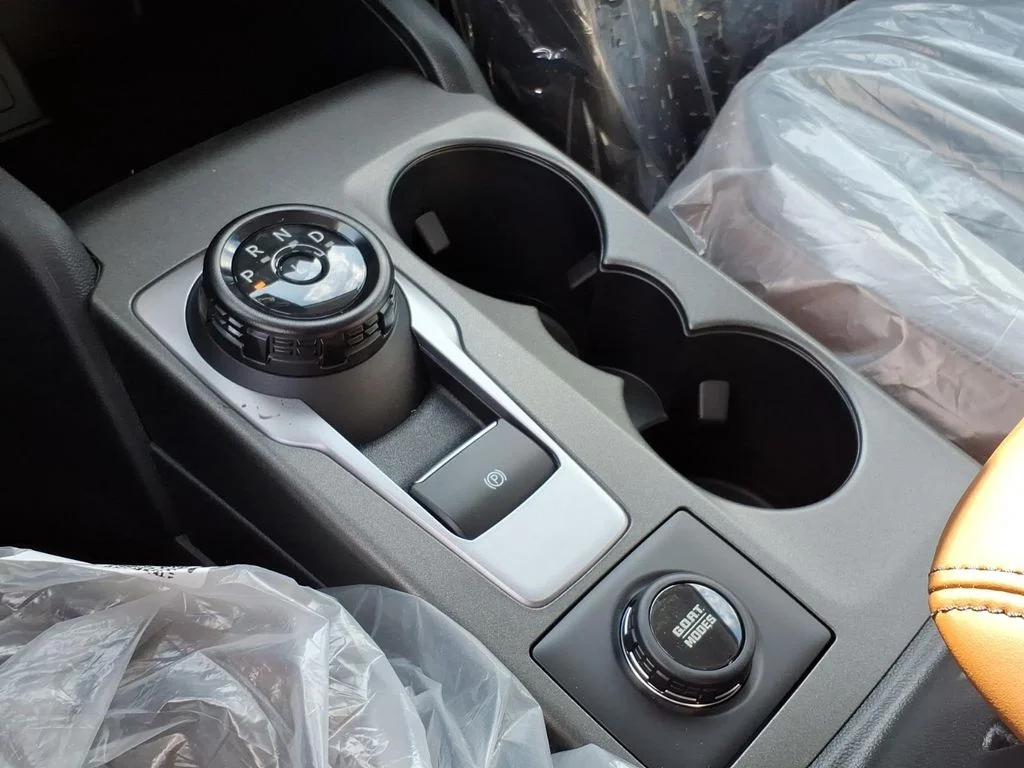 New 2026 Velocity Blue Metallic Ford Outer Banks® image 20