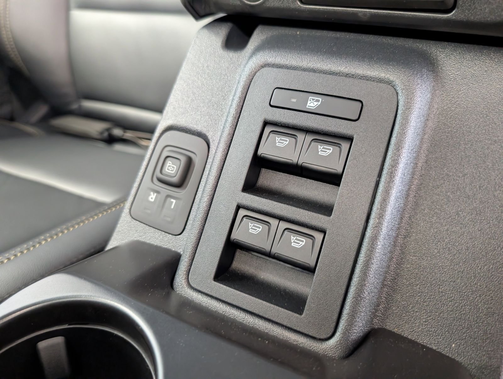 New 2026 Marsh Gray Ford Badlands image 21