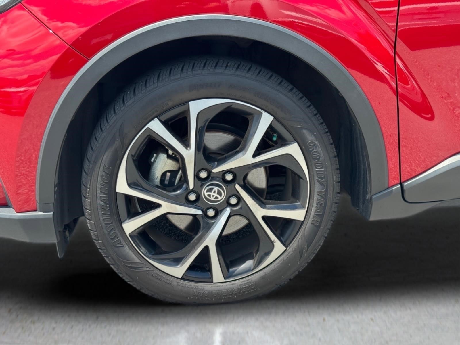 Used 2021 Red Toyota XLE image 9