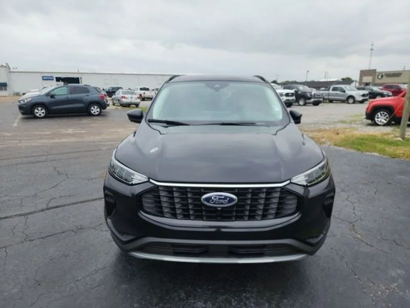 Used 2024 Agate Black Metallic Ford Active™ image 3