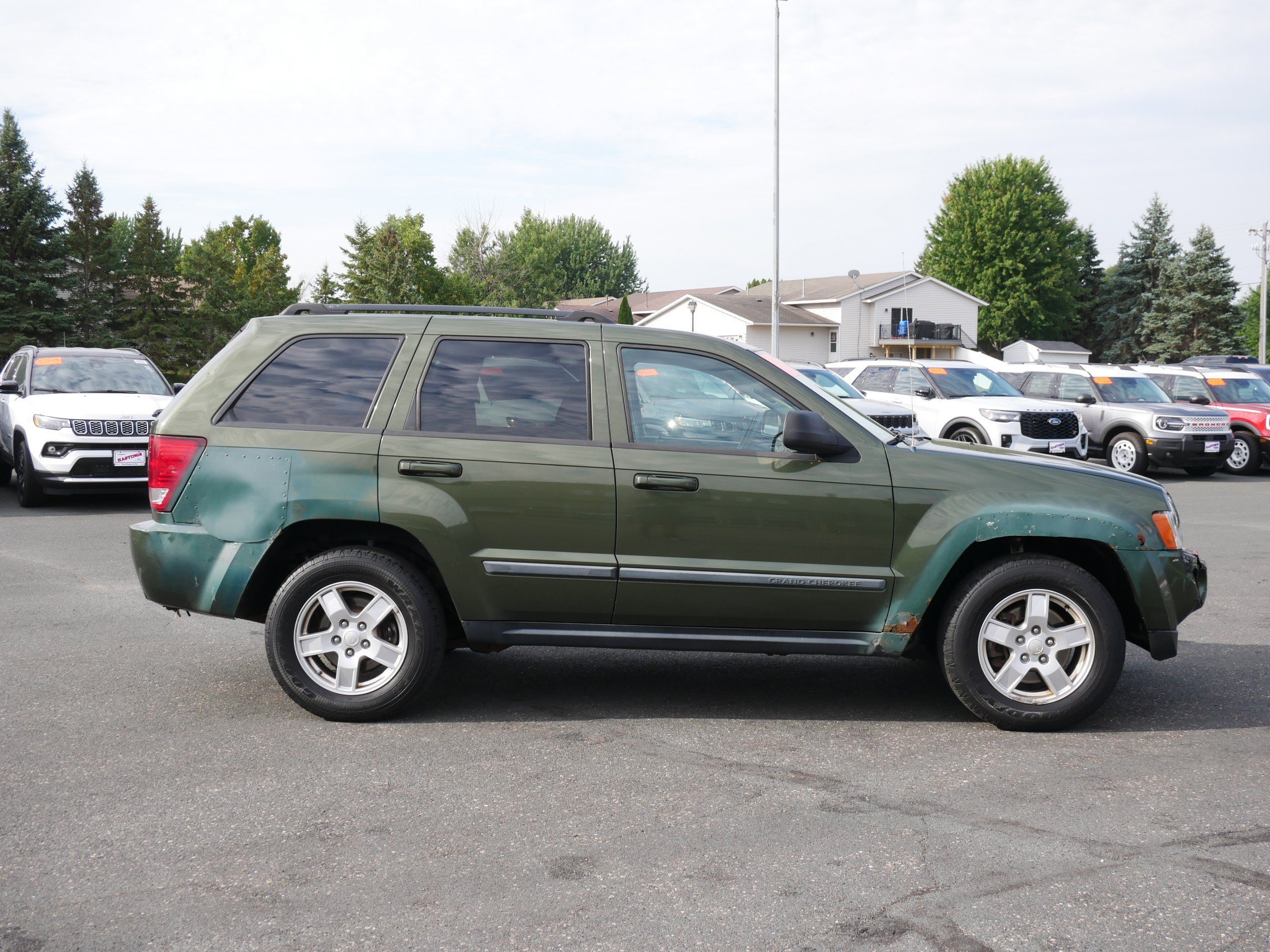 Used 2007 Jeep Green Metallic Jeep Laredo image 6