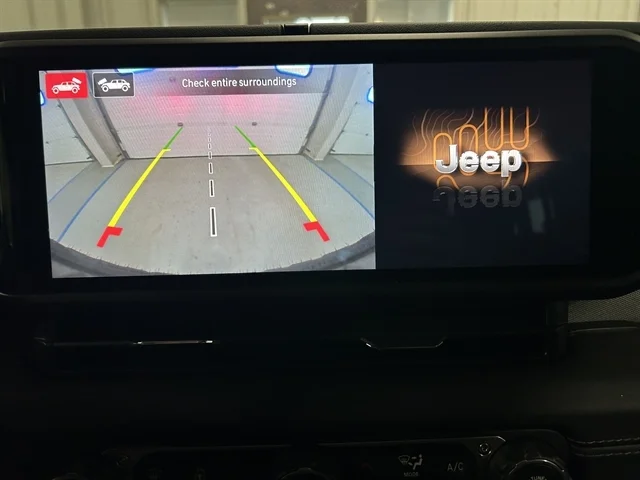 Used 2025 WHITE JEEP Backcountry image 29