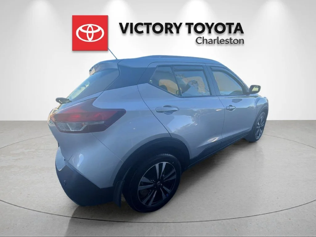 Used 2020 Silver Nissan SV image 7