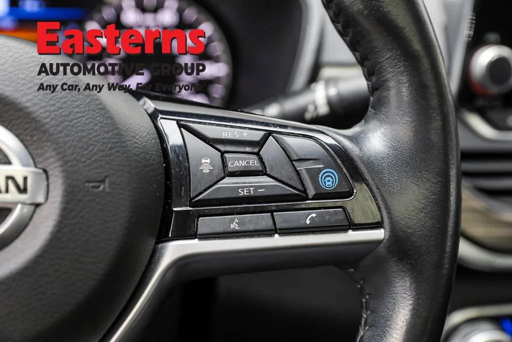 Used 2022 White Nissan 2.5 SL image 16