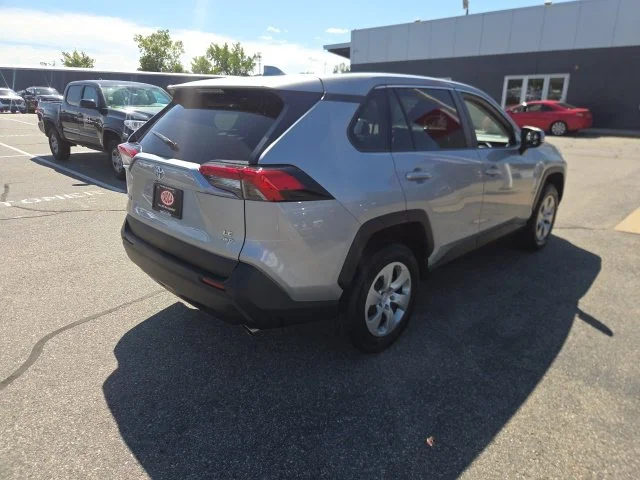 Used 2022 Silver Toyota LE image 5
