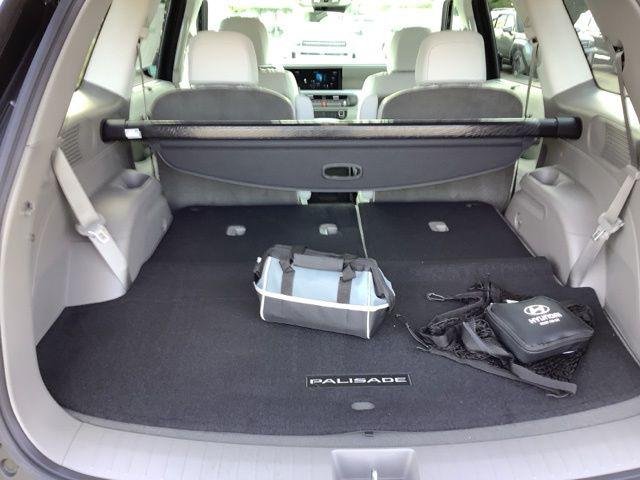 New 2026 Abyss Black Hyundai SEL Premium image 13