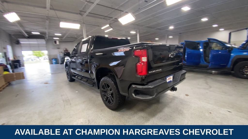 Used 2022 BLACK Chevrolet Custom Trail Boss image 9