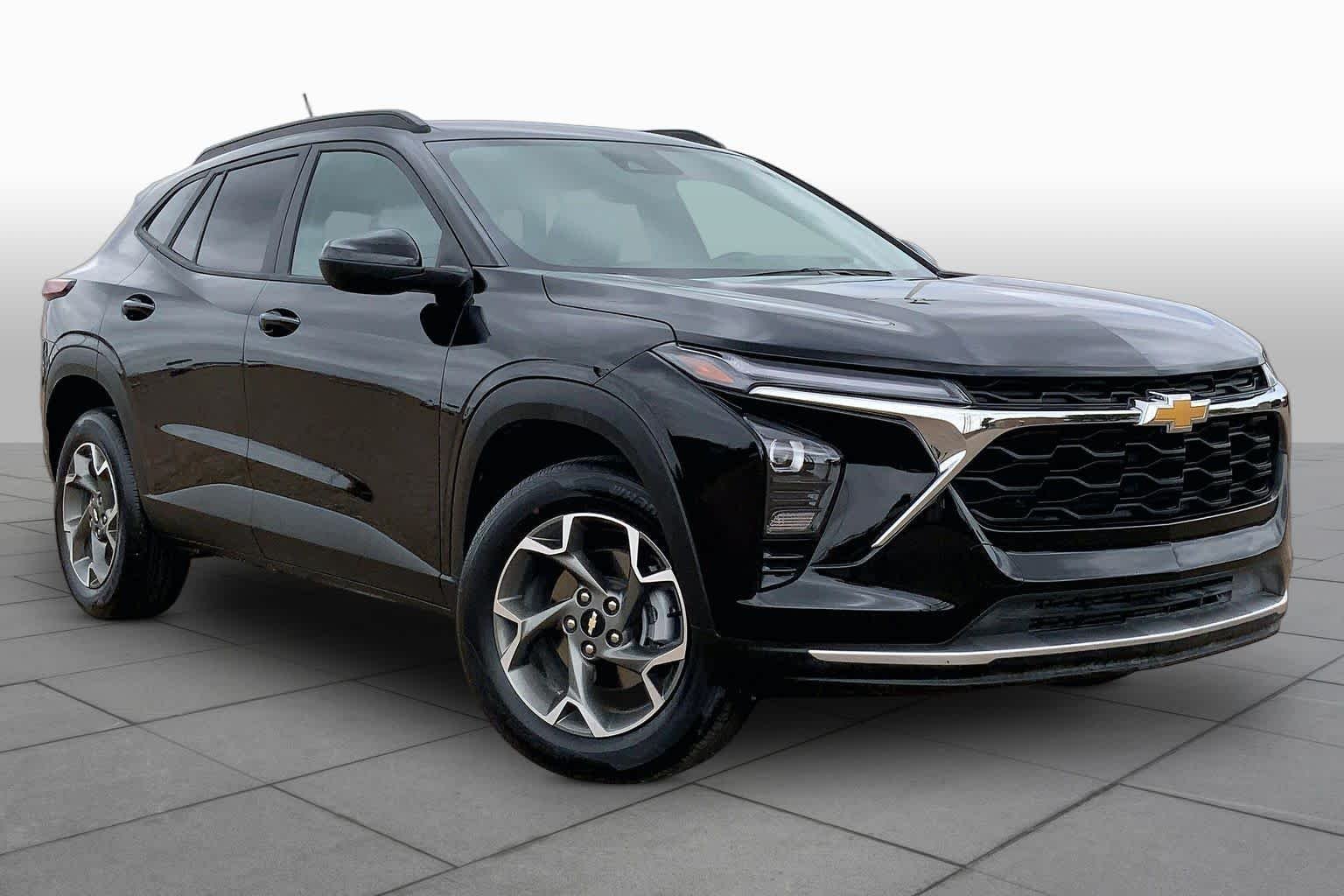 Used 2025 Mosaic Black Metallic Chevrolet LT image 3
