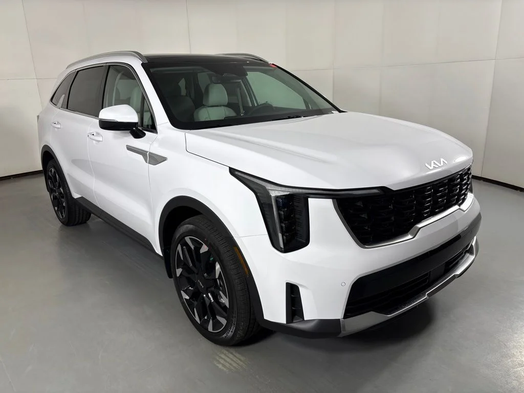 New 2026 Glacial White Pearl Kia EX image 2