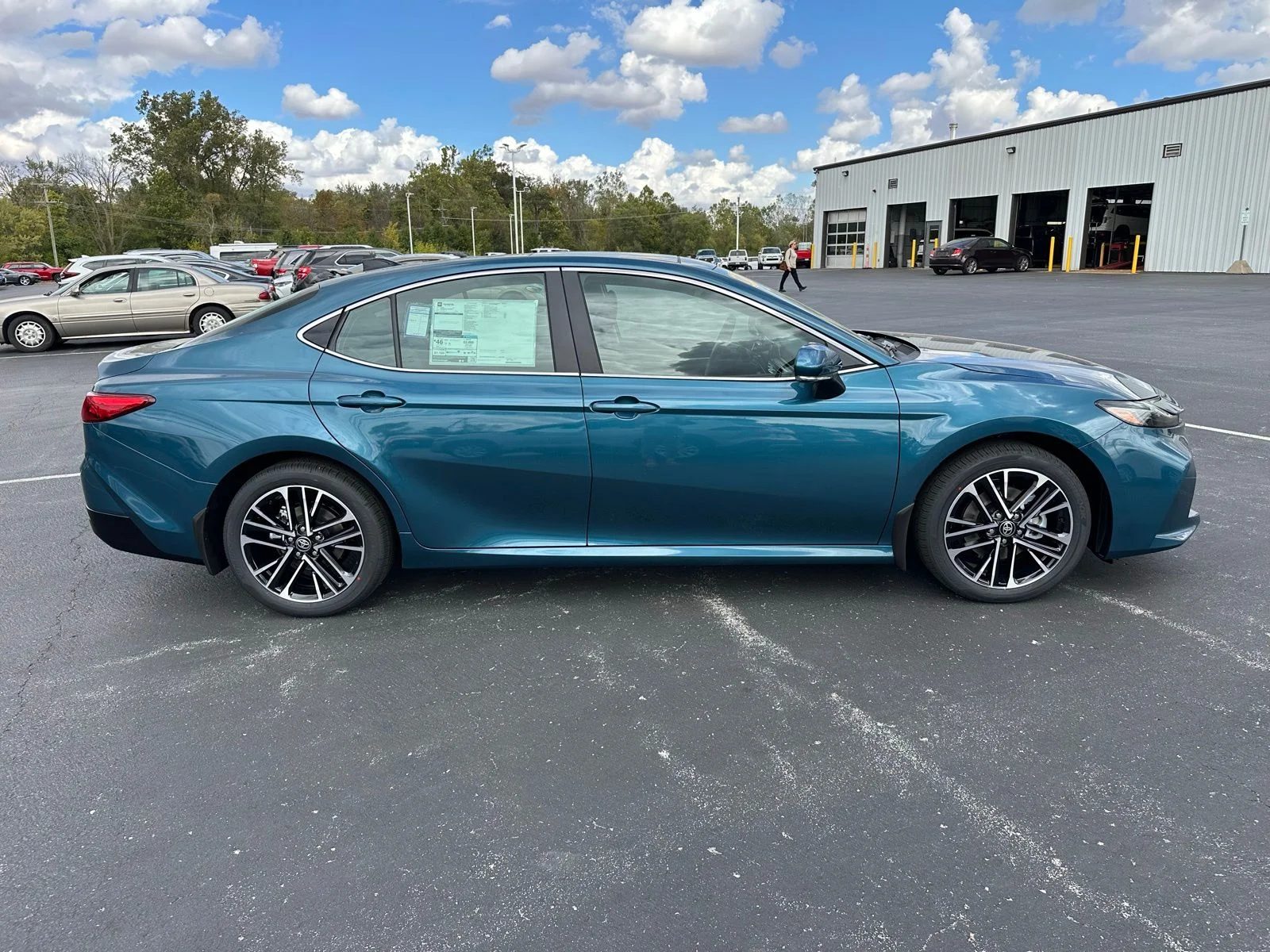 2026 Toyota Camry XLE - Photo 6
