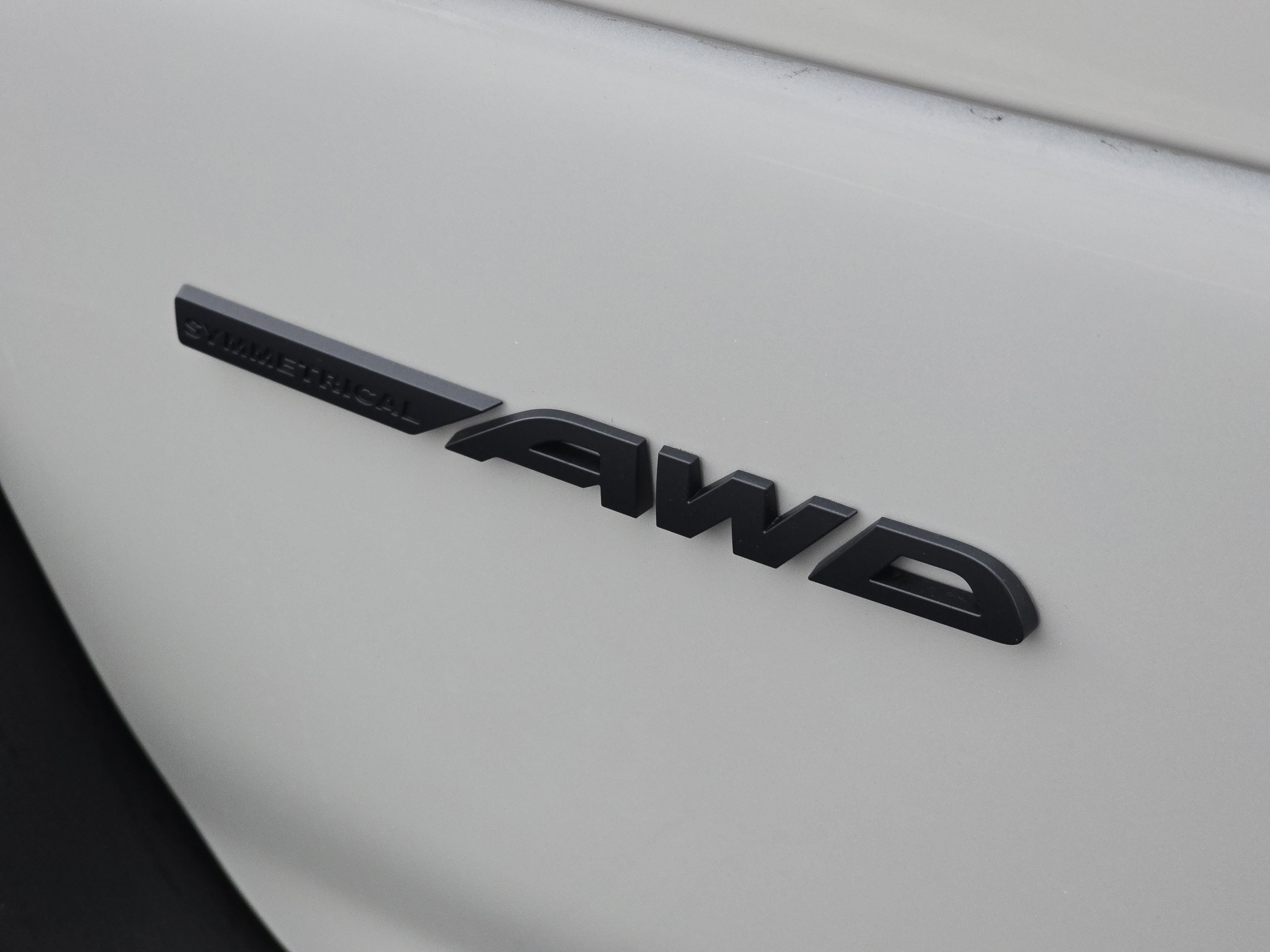 New 2026 CRYSTAL WHITE PEARL Subaru Limited image 12