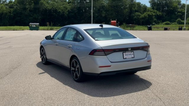 New 2026 Solar Silver Metallic Honda SE image 7