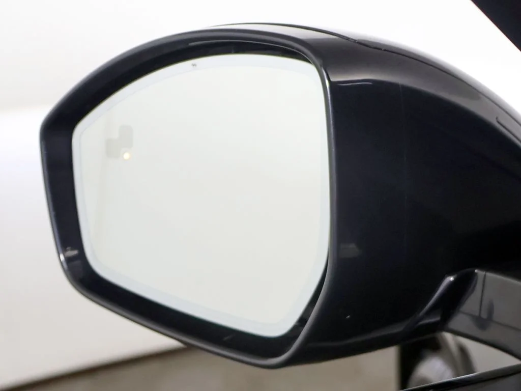 Used 2022 Black Jaguar SVR image 37