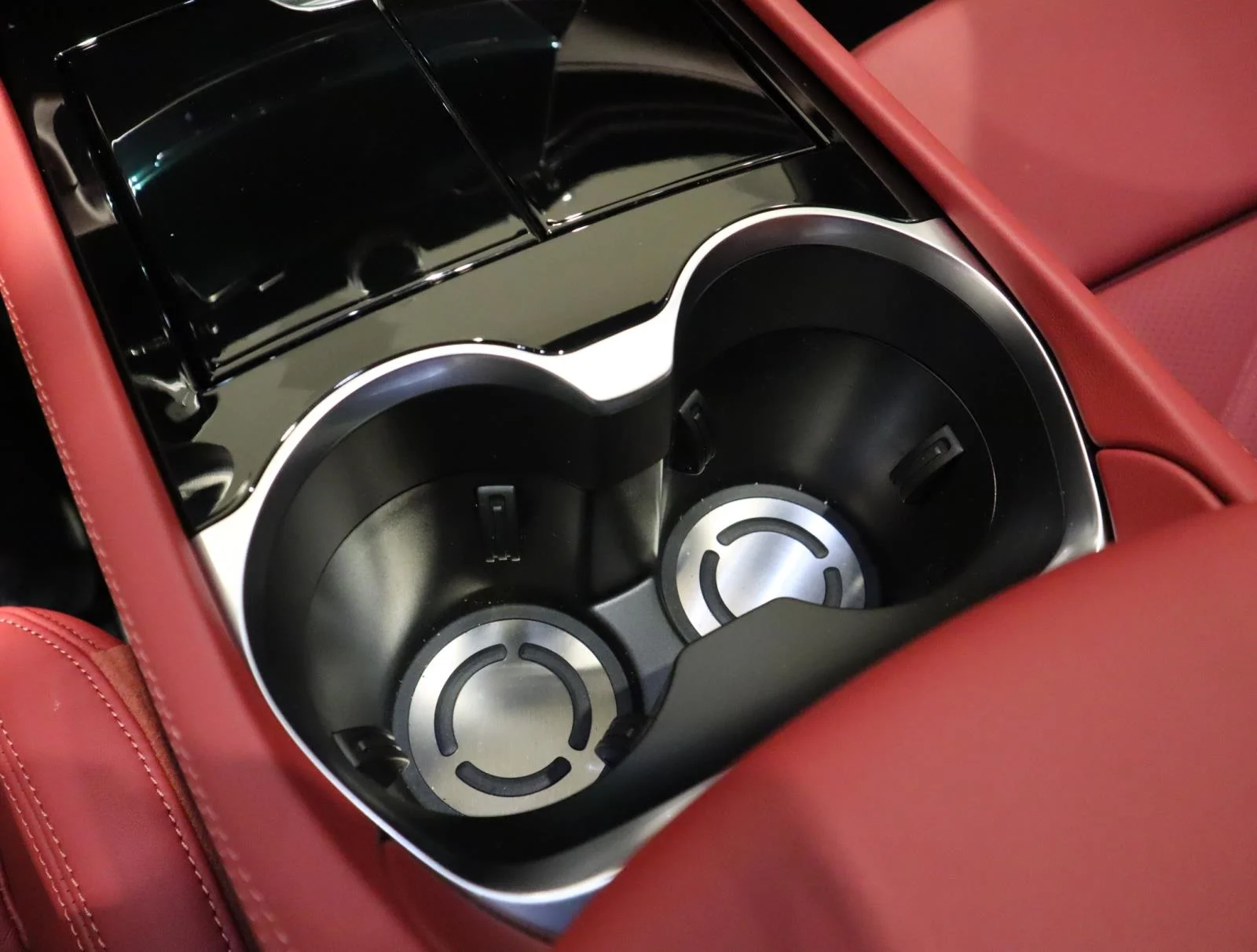 New 2025 Grigio Lava Metallic Maserati Modena AWD image 30