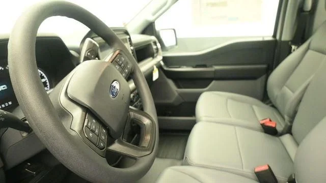 New 2026 Oxford White Ford XL image 16