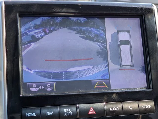 Used 2020 Blizzard Pearl Toyota Base image 22