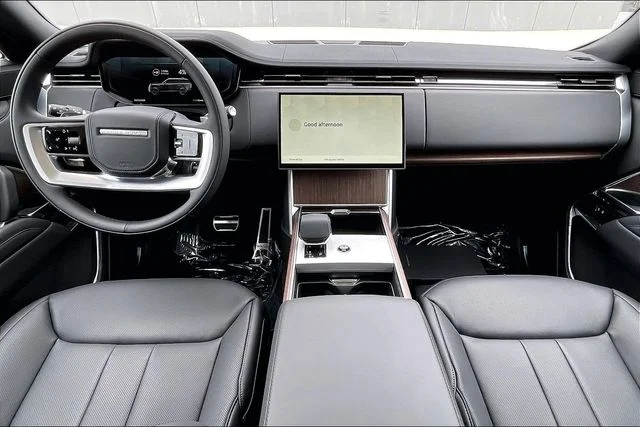 New 2026 White Land Rover SE image 5