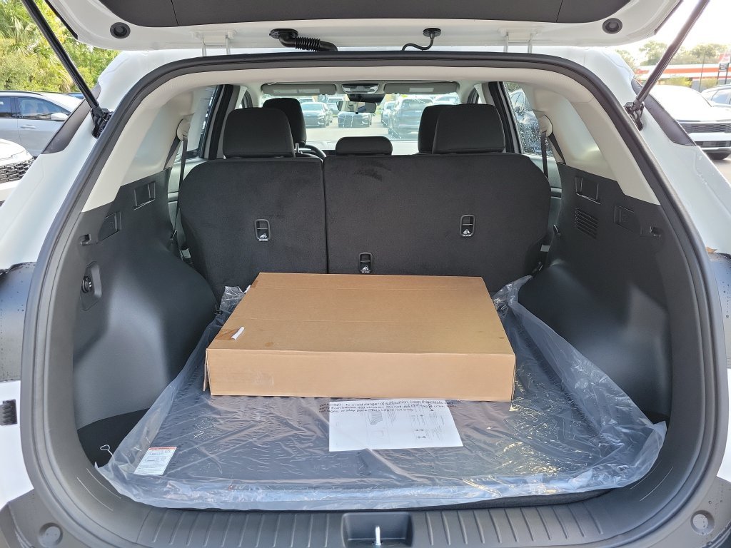 New 2027 Glacial White Pearl Kia LX image 14
