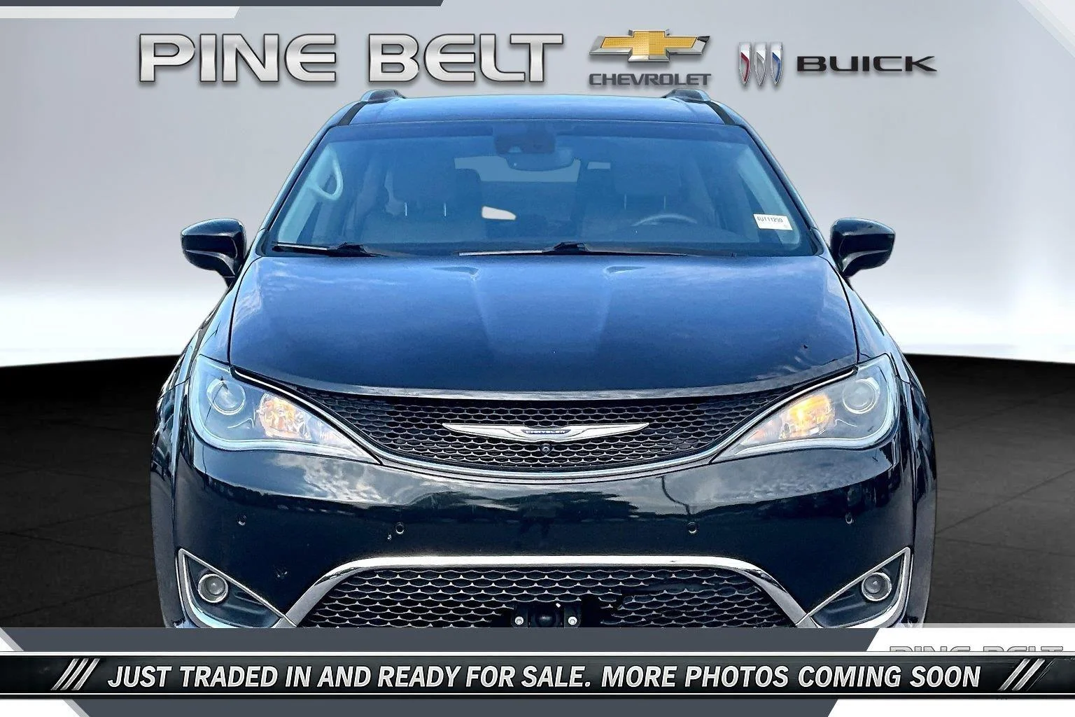 Used 2020 Brilliant Black Crystal Pearlcoat Chrysler Touring L Plus image 3