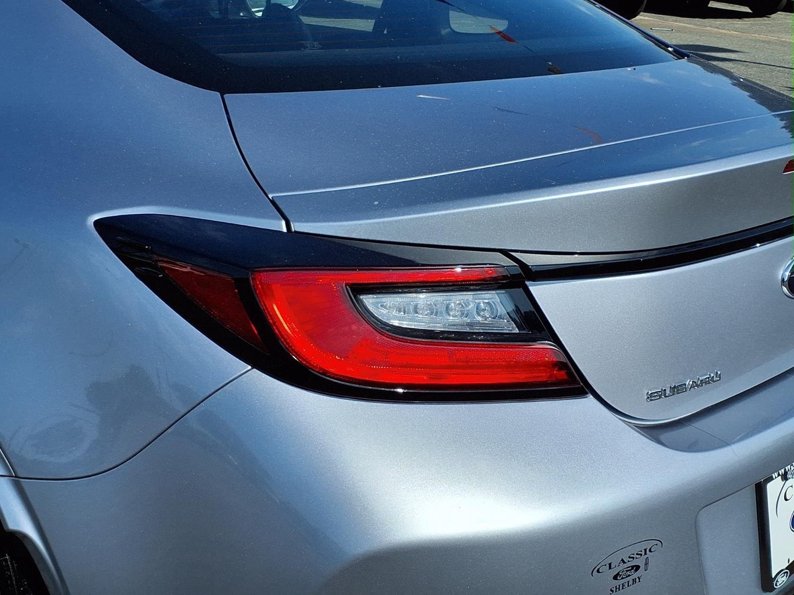 Used 2023 Ice Silver Metallic Subaru Limited image 16