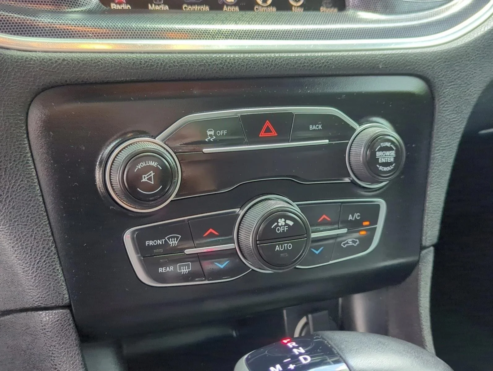 Used 2016 Pitch Black Clearcoat Dodge SXT image 20