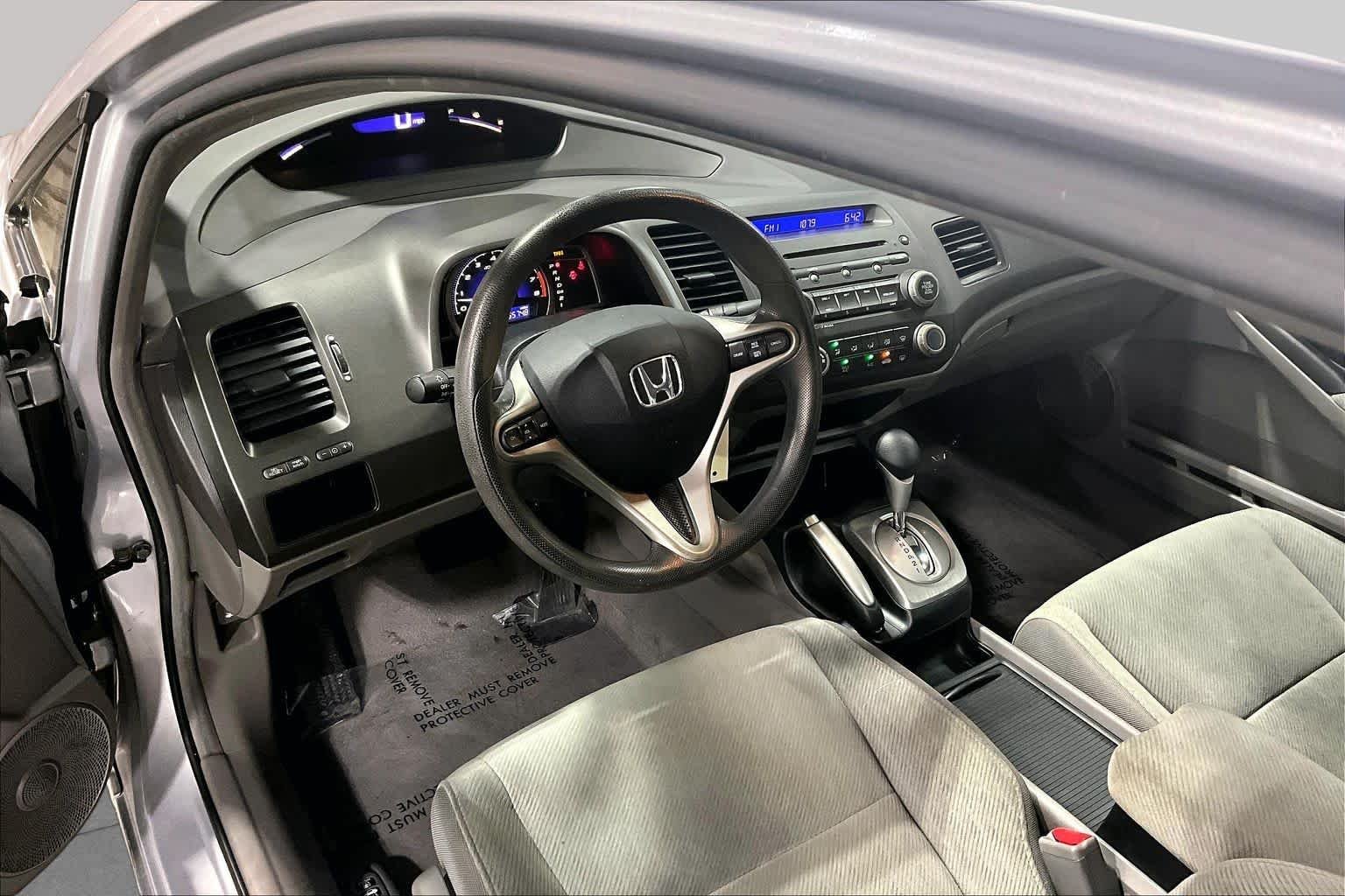 Used 2011 Alabaster Silver Metallic Honda EX image 17
