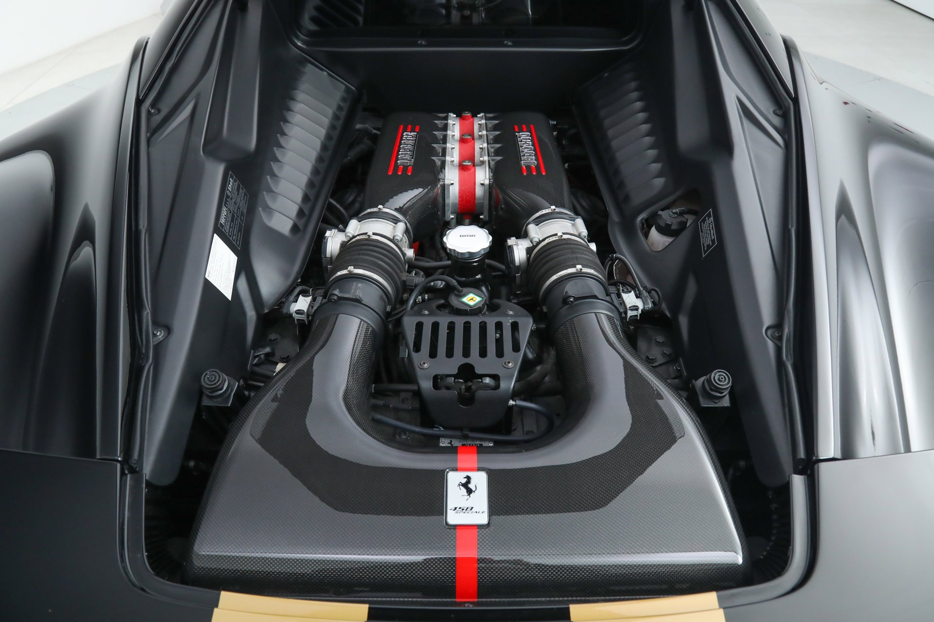 Certified Used 2015 Black Ferrari  image 37