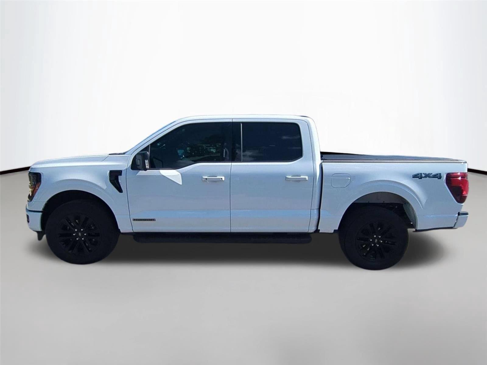 Used 2024 Oxford White Ford XLT image 2