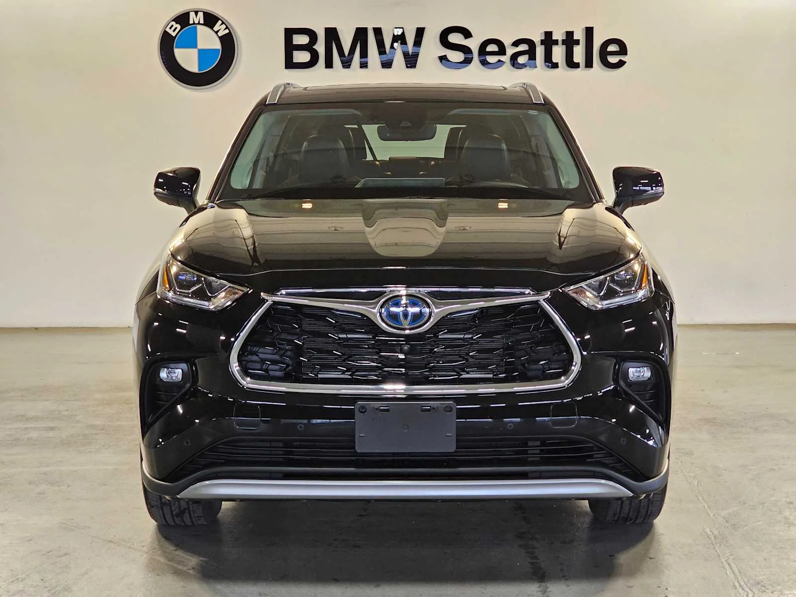 Used 2022 Midnight Black Metallic Toyota Hybrid Platinum image 6