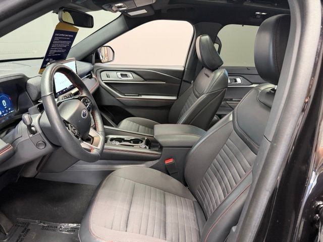 Certified Used 2025 Agate Black Metallic Ford ST-Line image 16