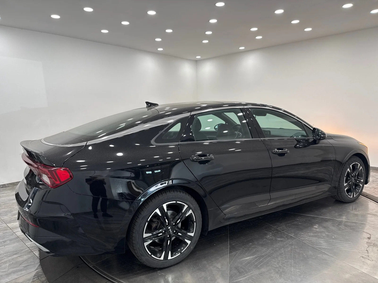 Used 2022 Ebony Black Kia GT-Line AWD image 7