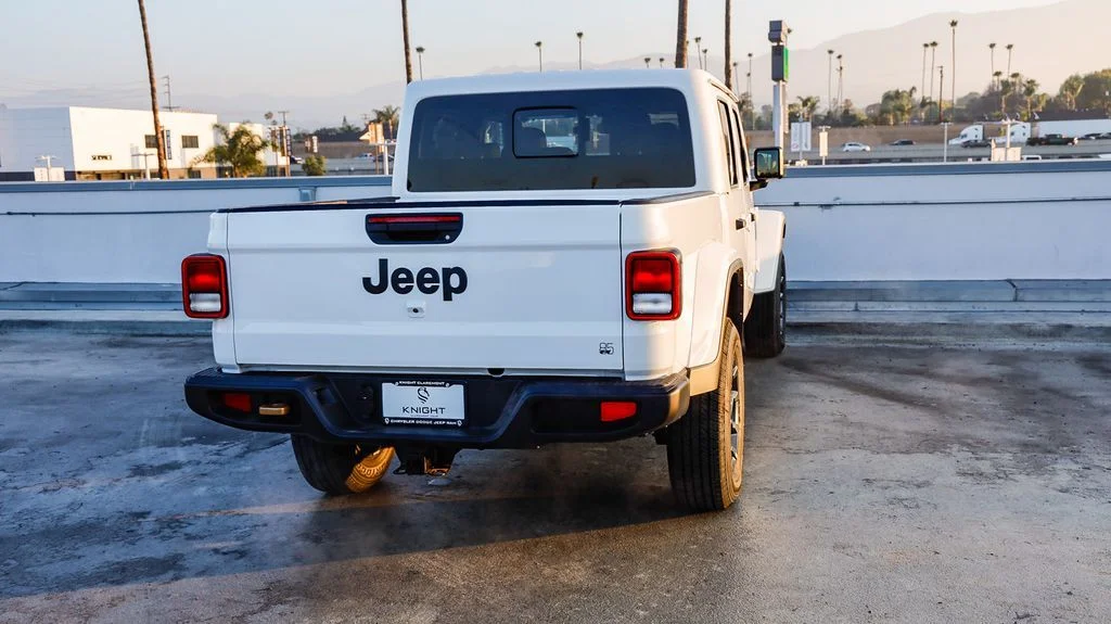 New 2026 White Jeep 85th Anniversary Edition image 9
