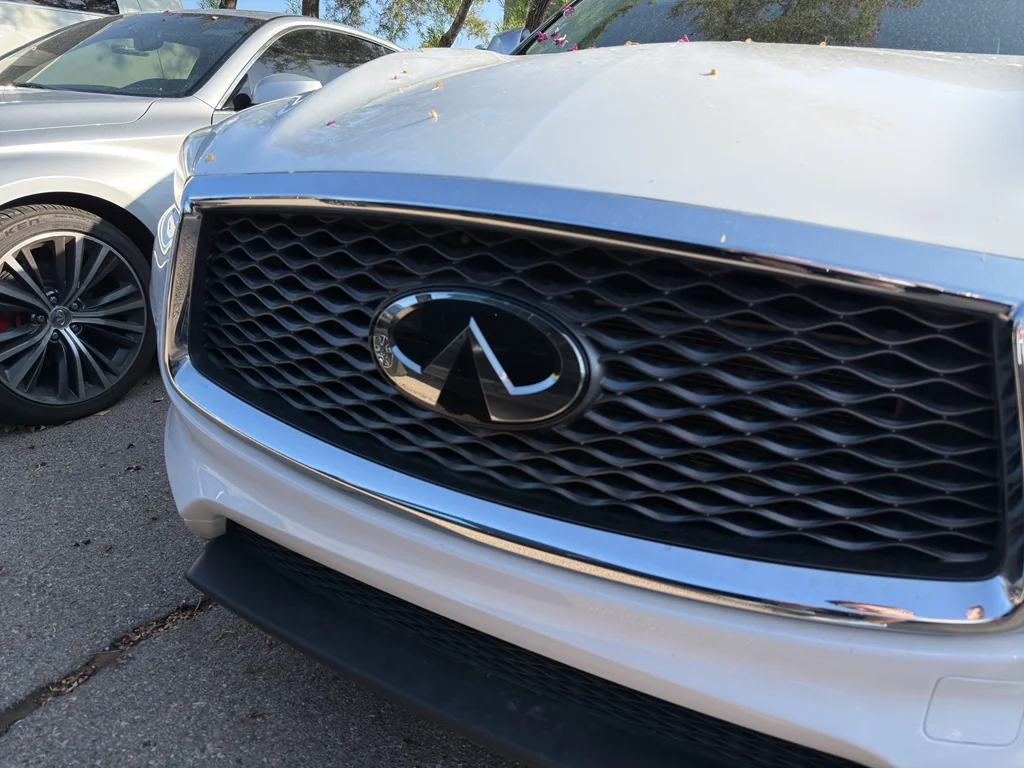 Used 2021 Lunar White INFINITI LUXE image 2