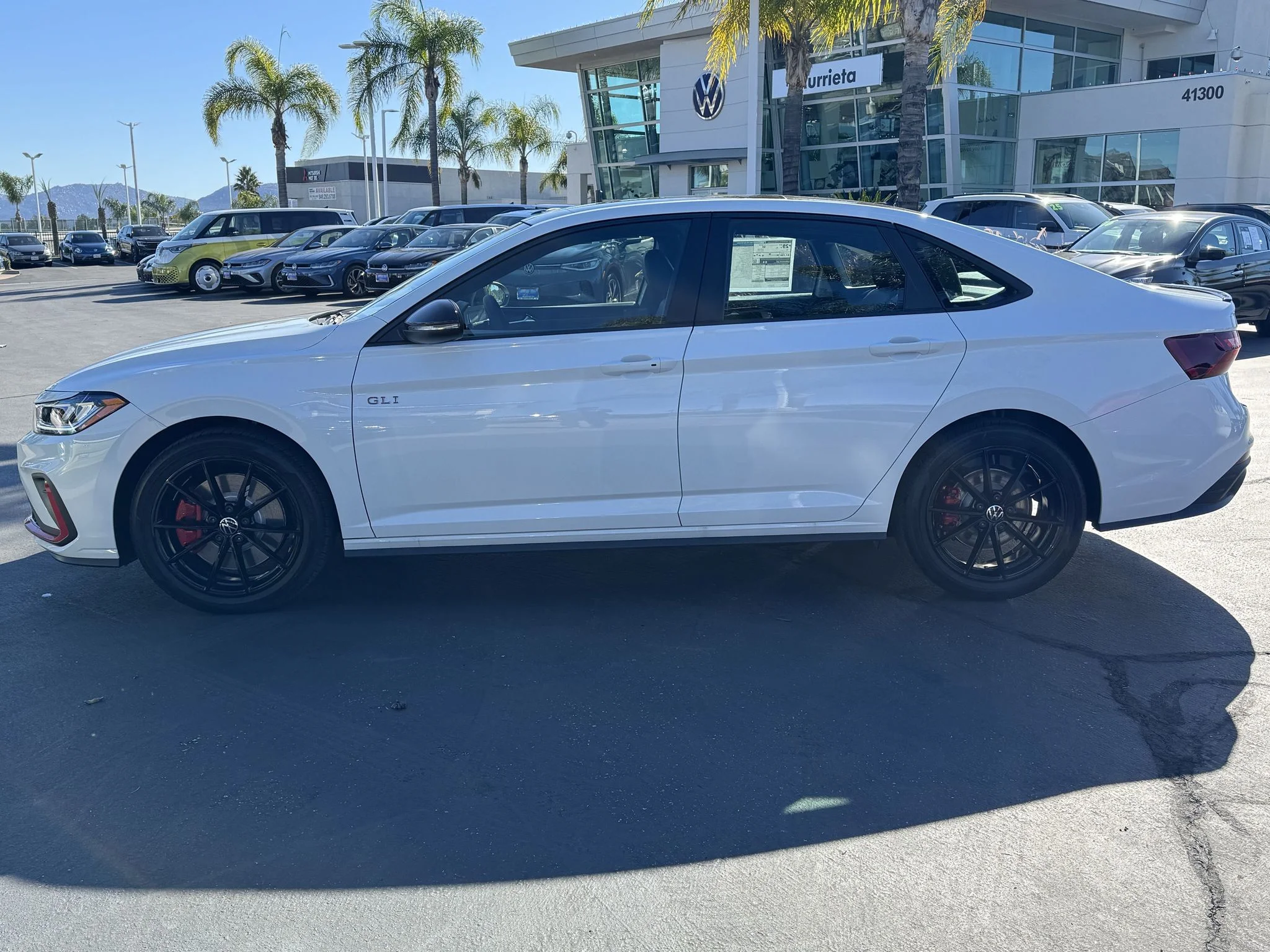 New 2026 Pure White w/Deep Black Roof Volkswagen Autobahn image 6