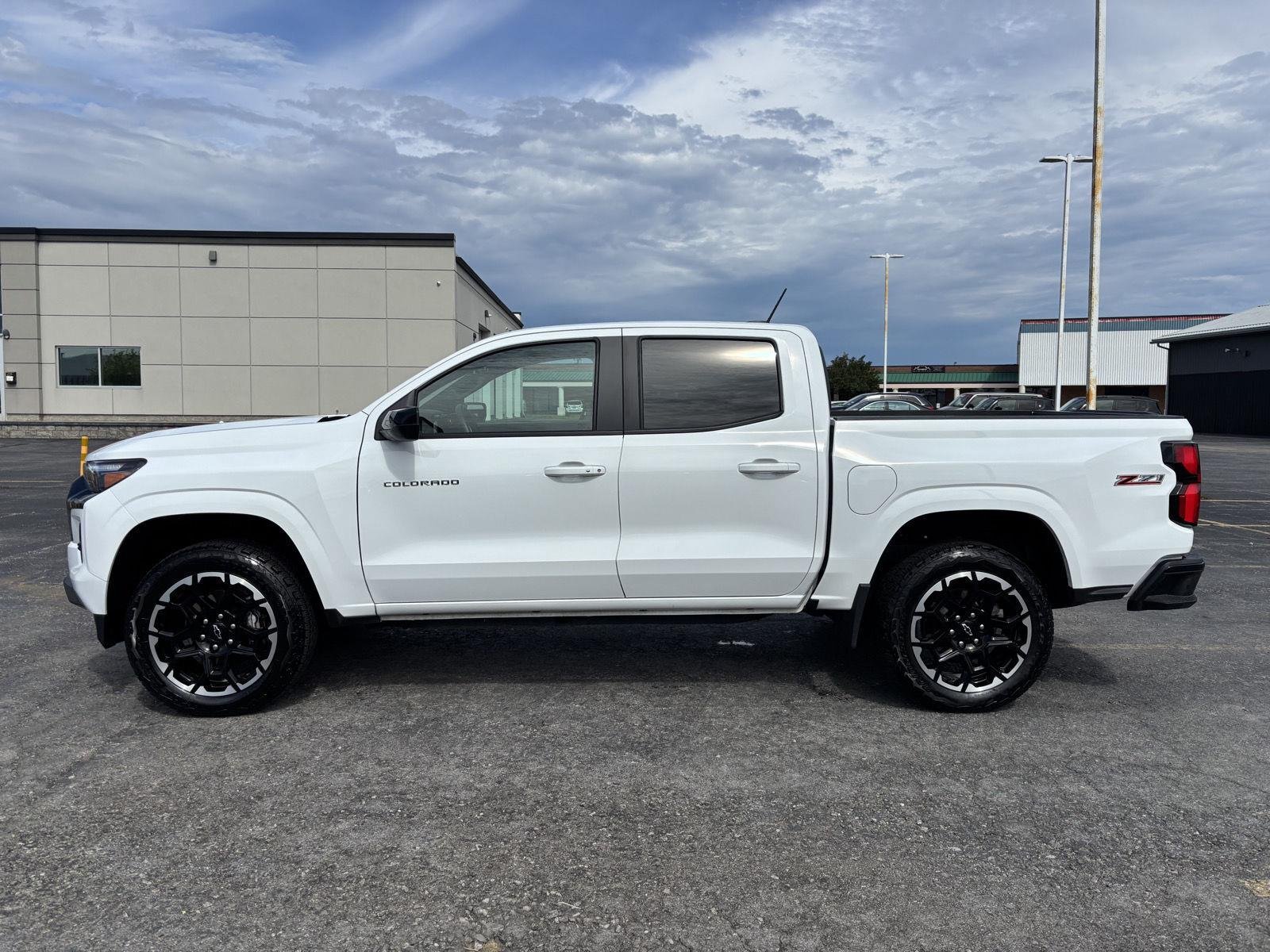 Used 2026 Summit White Chevrolet Z71 image 10