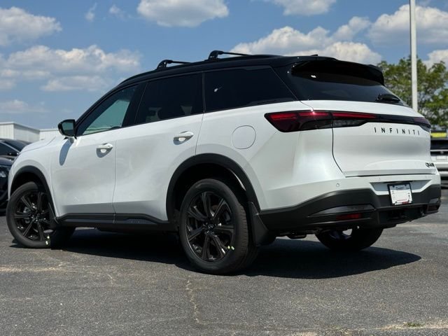 New 2027 2T RAD WHT INFINITI Autograph AWD image 2