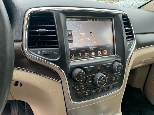 Used 2017 White Jeep Limited image 22