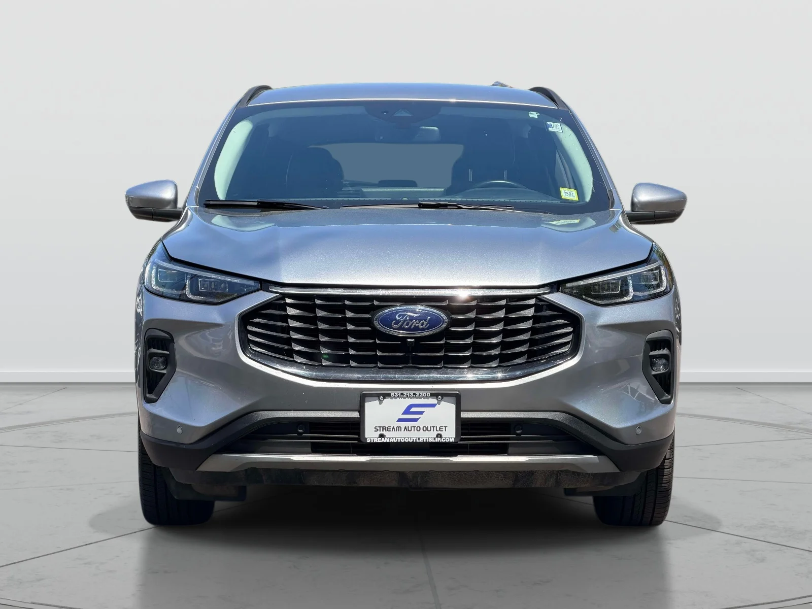 Used 2024 Silver Ford Platinum image 2