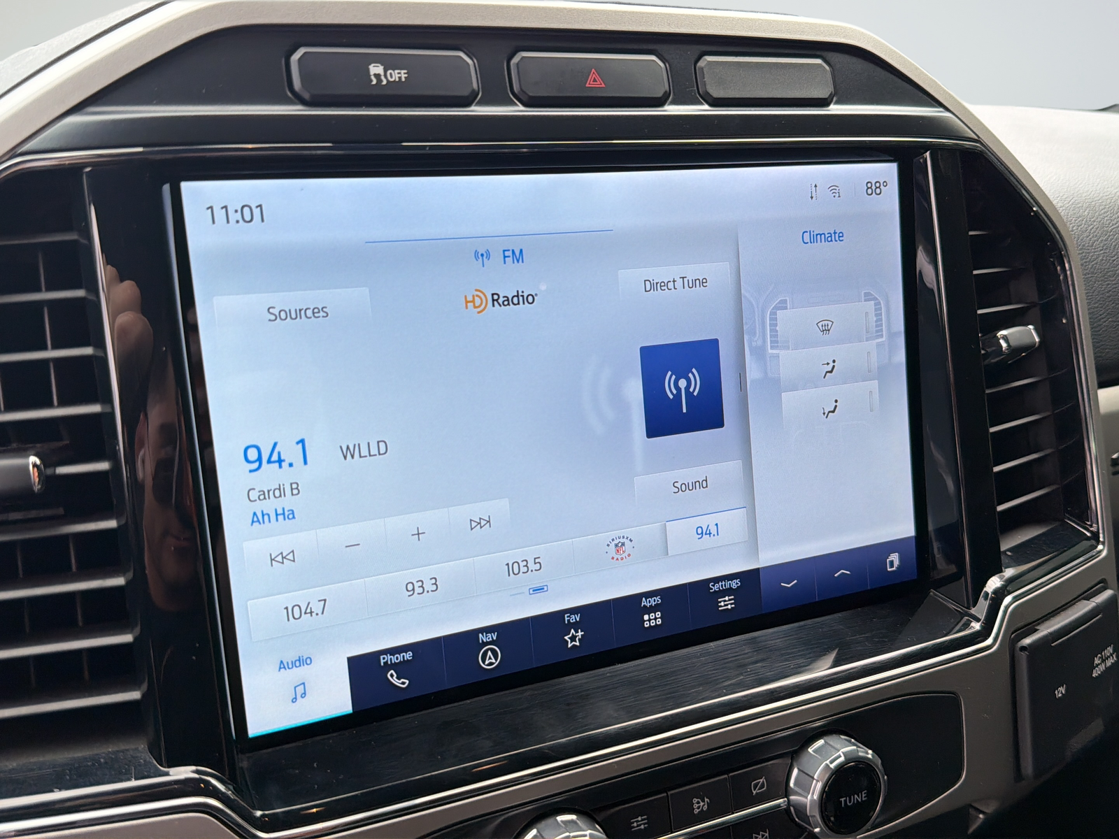 Used 2022 Blue Ford Lariat image 23