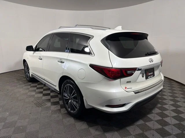 Certified Used 2019 White INFINITI LUXE image 7