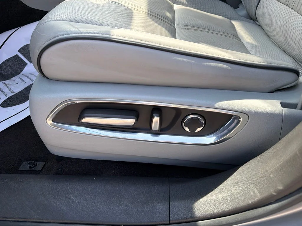 Used 2019 Silver Acura 3.5L Advance Package image 13