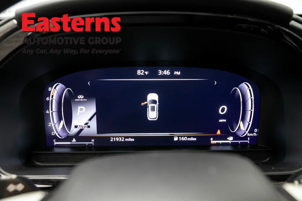 Used 2023 Black INFINITI LUXE image 18