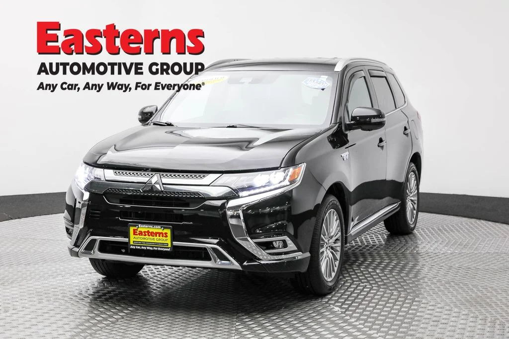 Used 2021 Black Mitsubishi SEL image 1