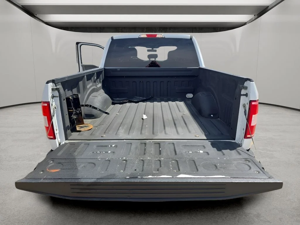 Used 2019 White Ford  image 31